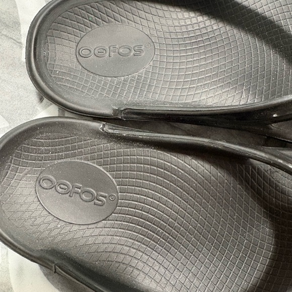 OOFOS SANDALS - Picture 2 of 7